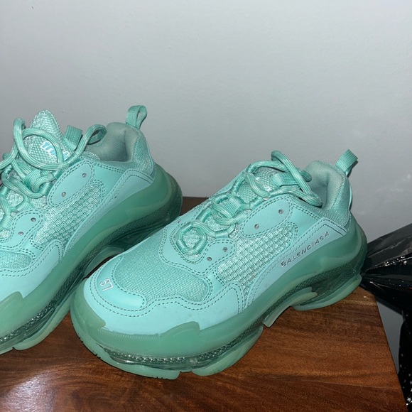 Mint Balenciaga Tripple S Wore Once Practically NEW - Picture 4 of 7